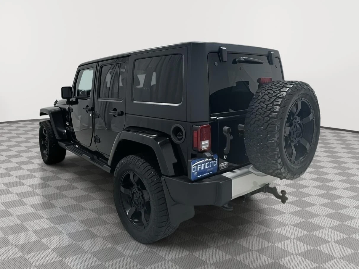 Used 2015 Black Jeep Sahara image 3