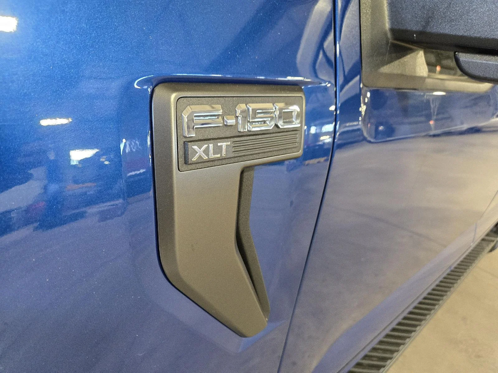 Used 2023 Atlas Blue Ford XLT image 15