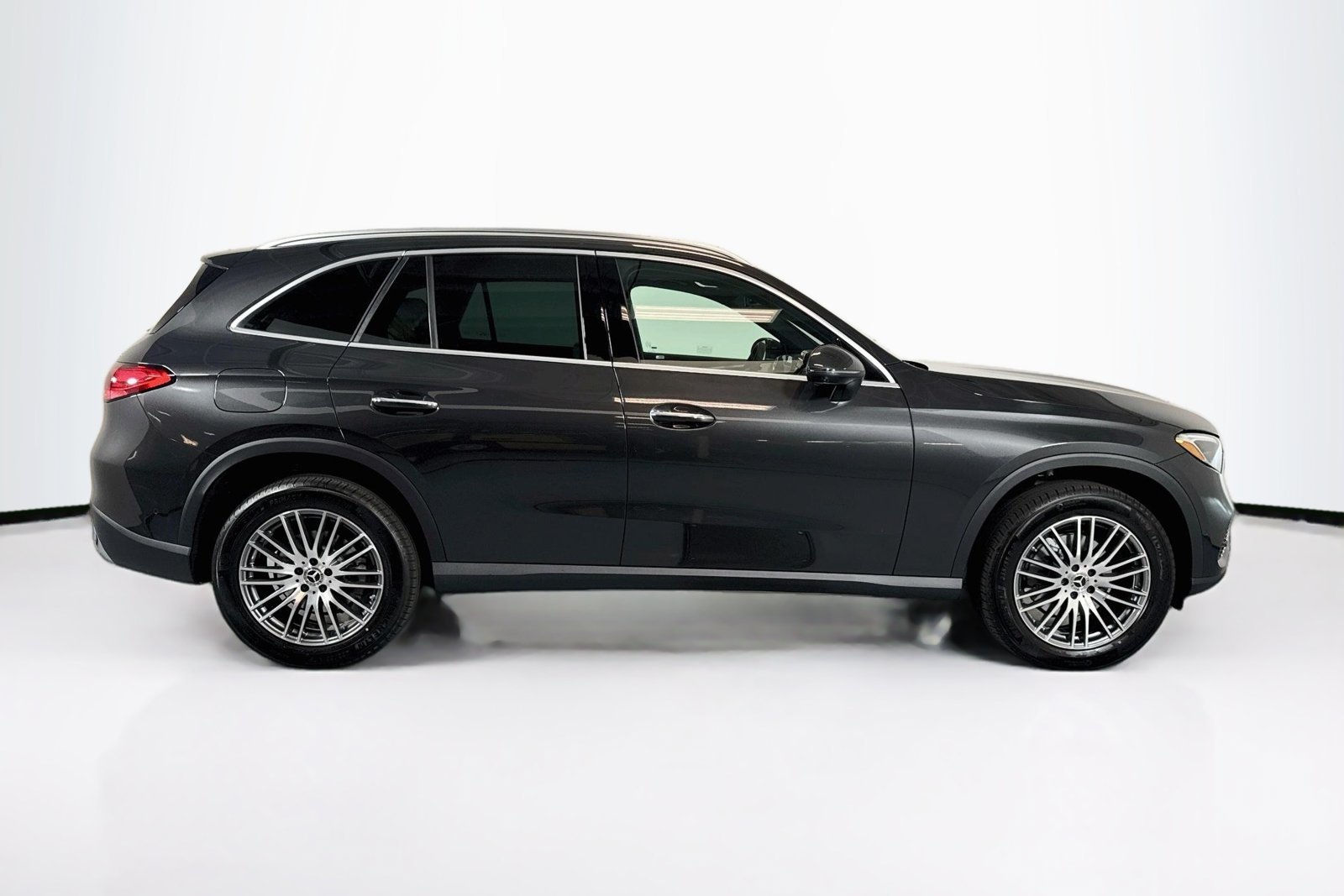 New 2026 Graphite Grey Metallic Mercedes-Benz GLC 300 image 4