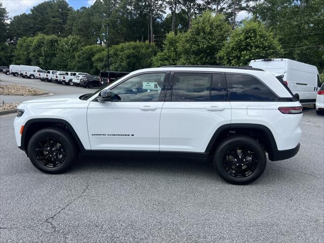 New 2026 Bright White Clear-Coat Exterior Paint Jeep Laredo image 30