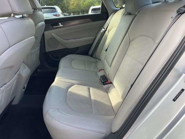 Used 2017 Silver Hyundai Sport image 12
