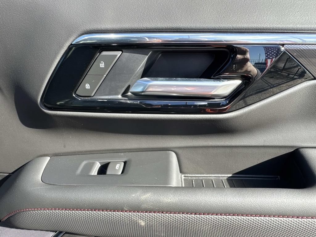 2026 Chevrolet Suburban RST - Photo 18