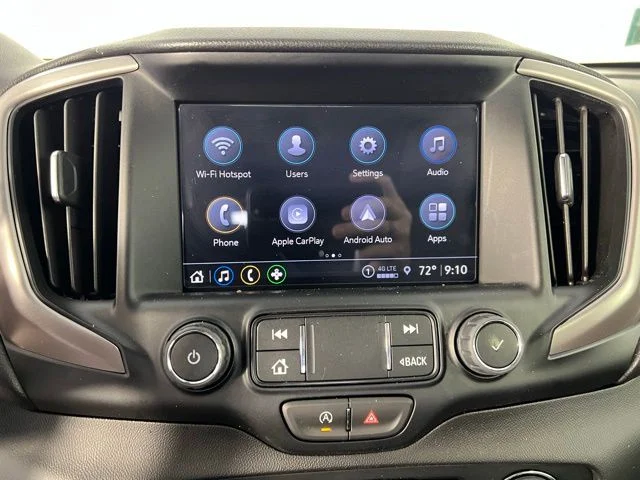 Used 2024  GMC AT4 image 23