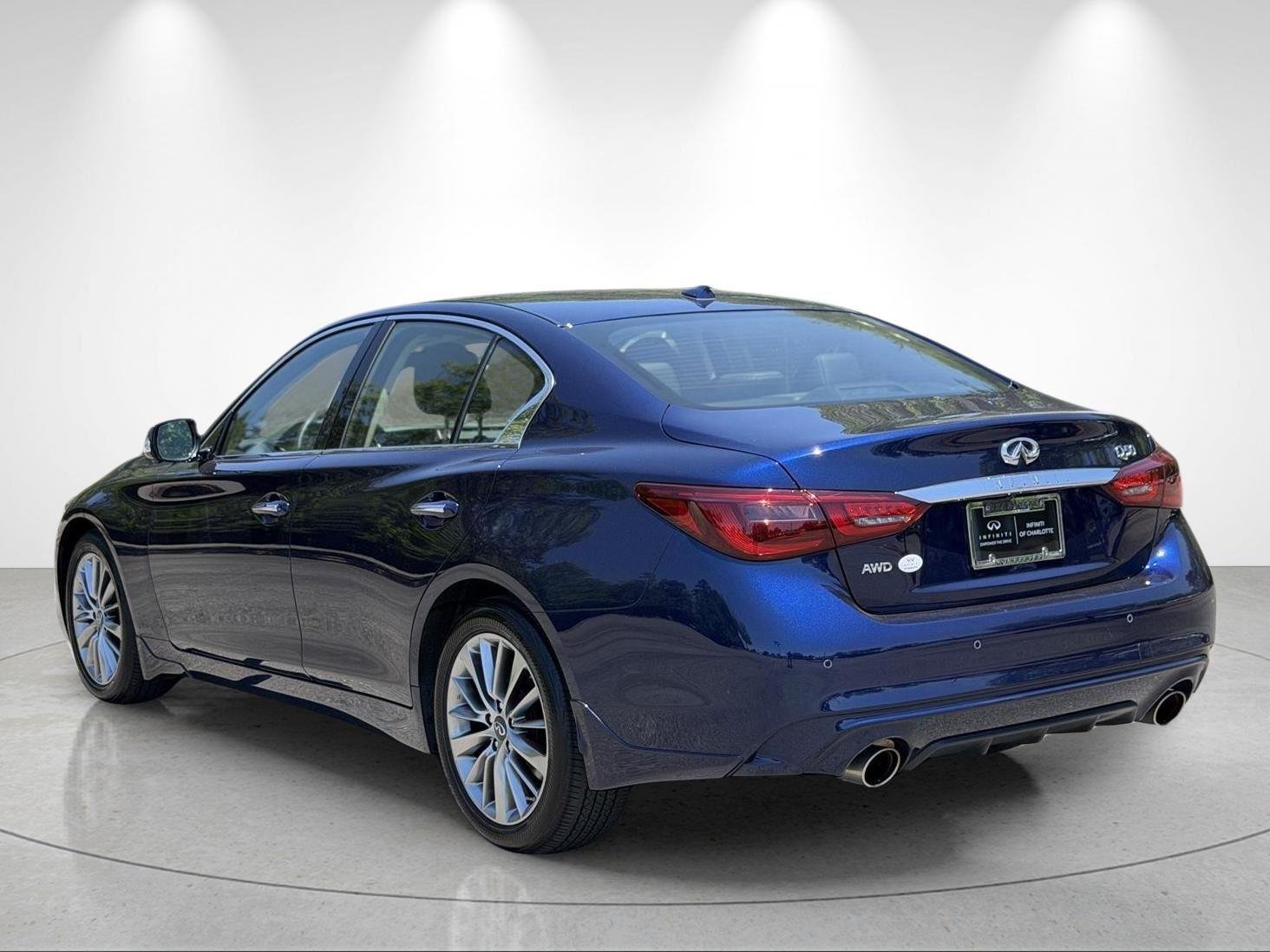 Used 2023 Grand Blue INFINITI LUXE image 3
