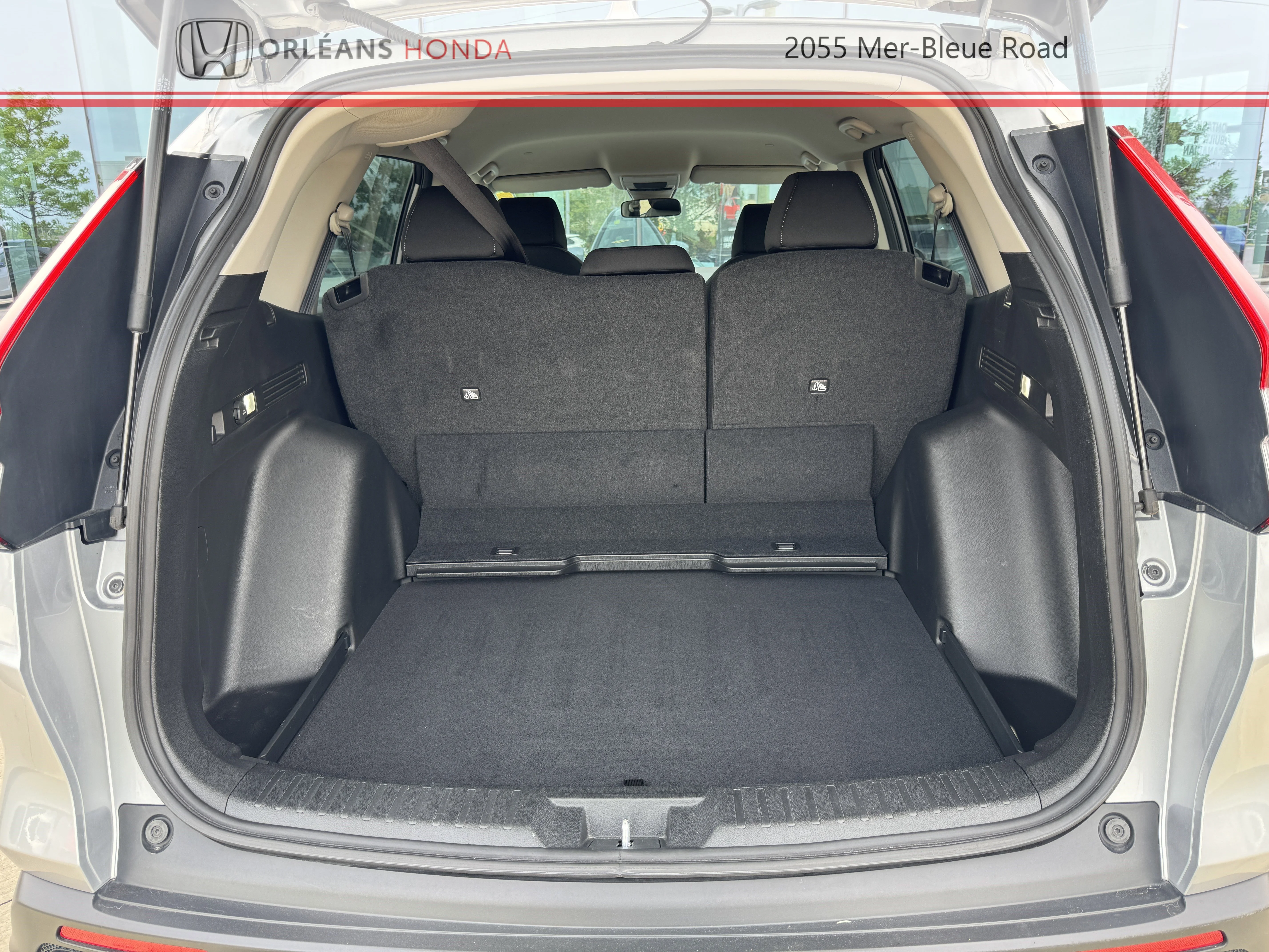 Certified Used 2025 Silver Honda LX image 25