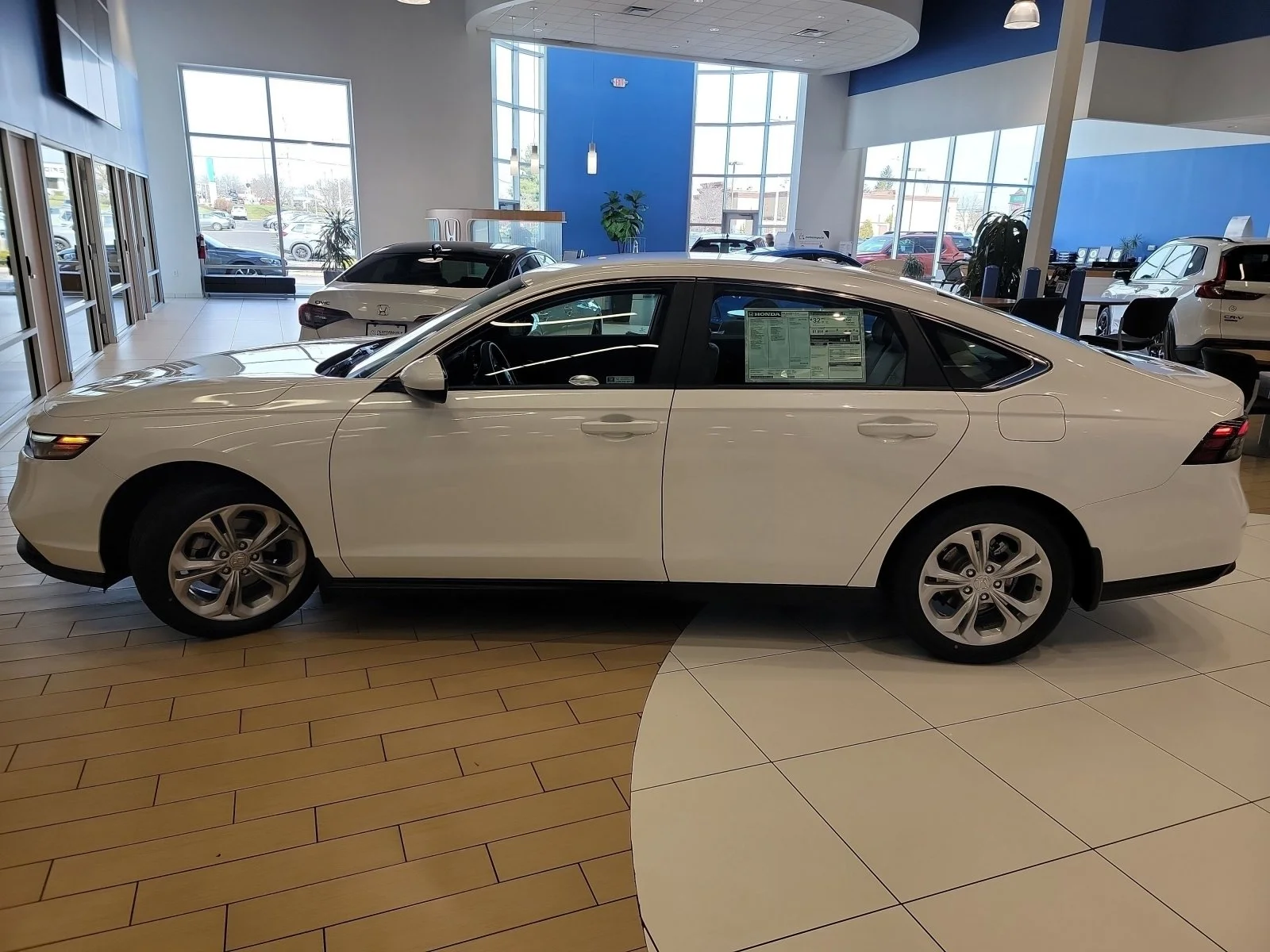 New 2026 Platinum White Pearl Honda LX image 4