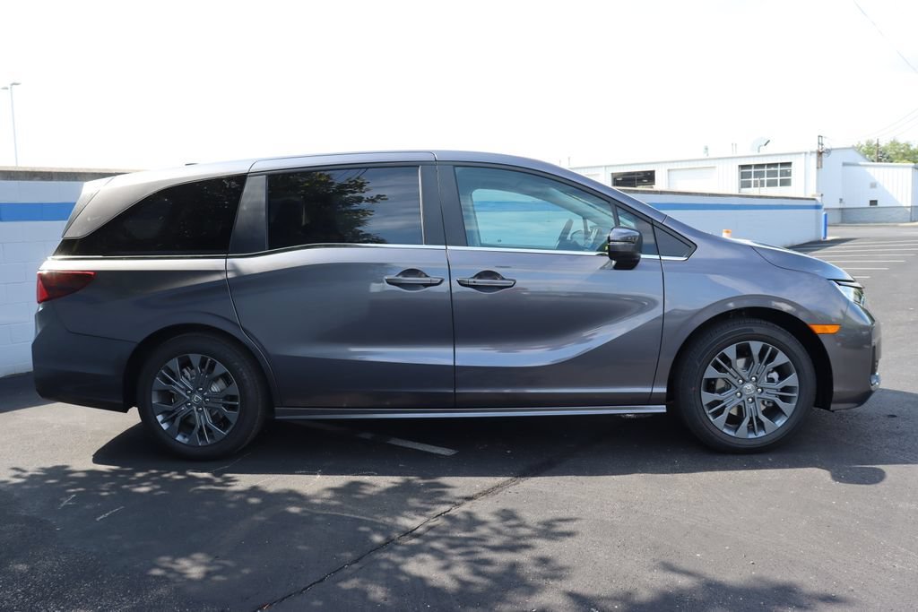 New 2026 Modern Steel Metallic Honda Touring image 6