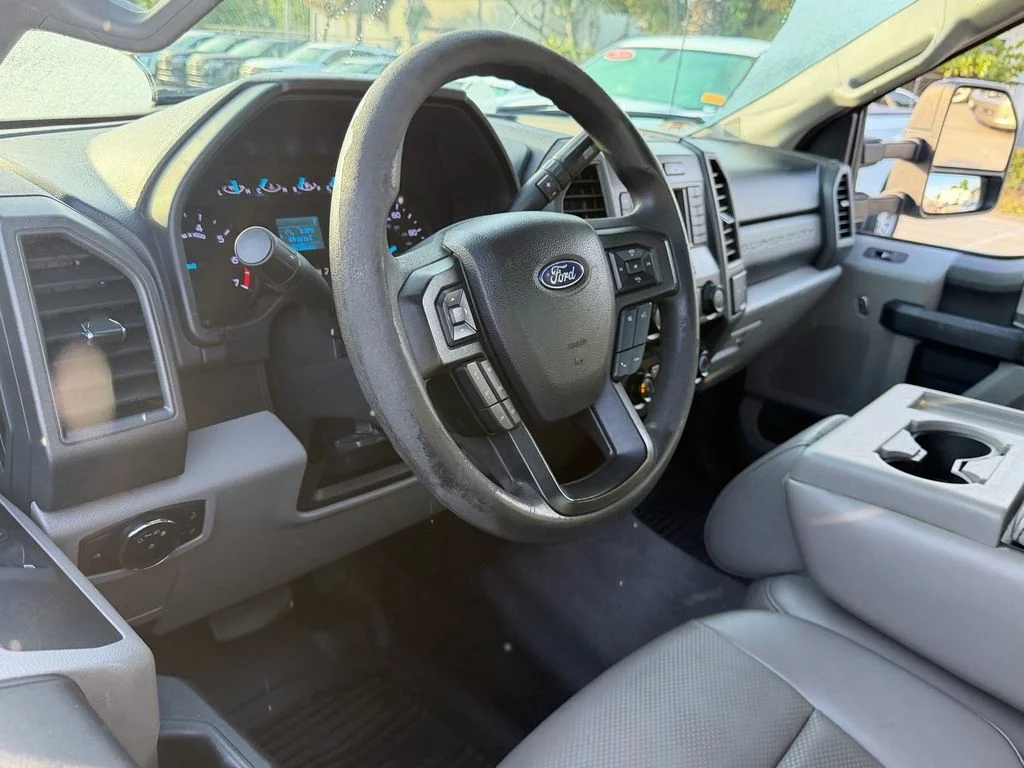 Used 2020 White Ford XL image 13