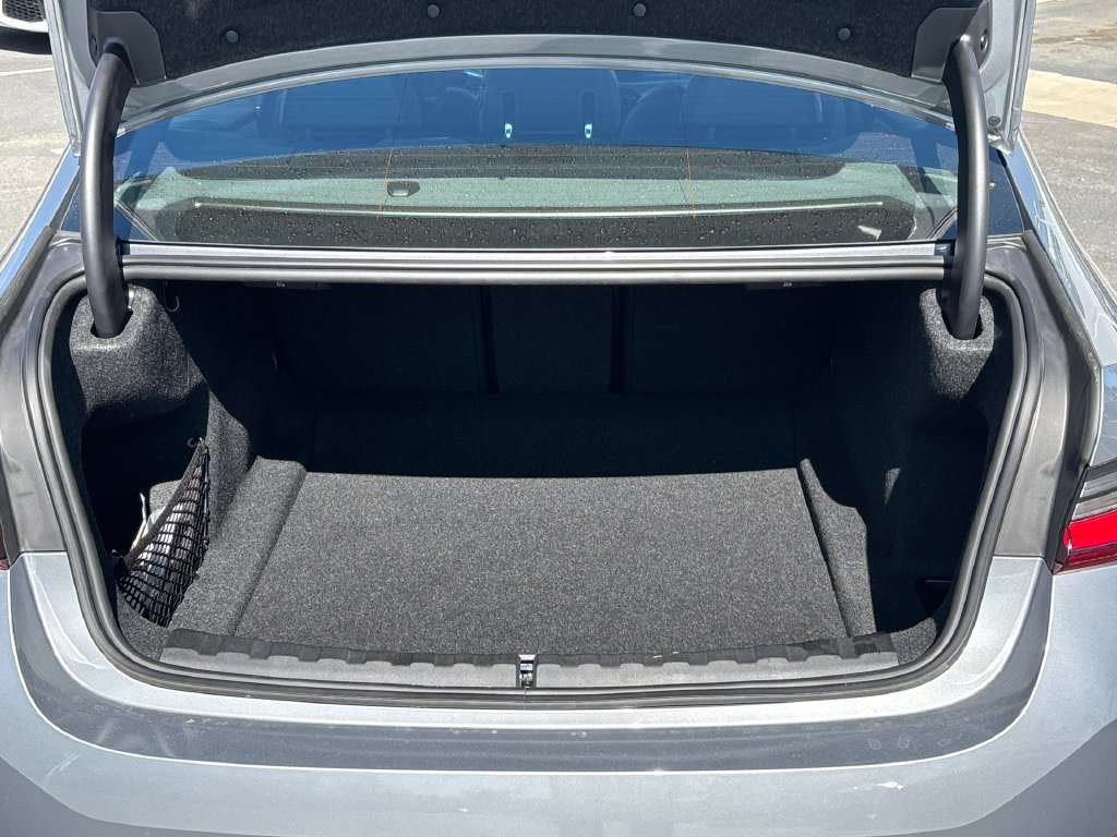 Used 2026 Skyscraper Grey Metallic BMW 330i image 9