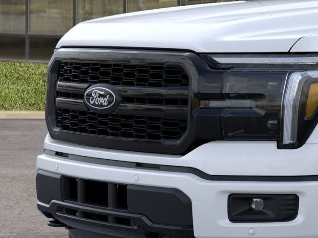 New 2026 Star White Metallic Tri-Coat Ford LARIAT image 39