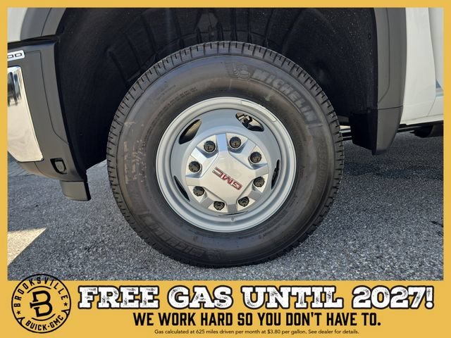 New 2026 Summit White GMC Pro DRW image 27