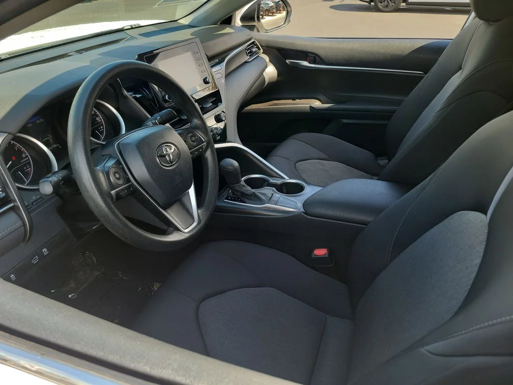 Used 2022 White Toyota LE image 3