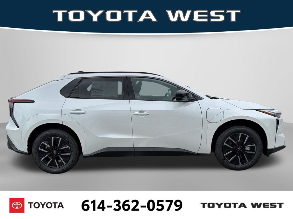 New 2026 Wind Chill Pearl Toyota XLE image 6