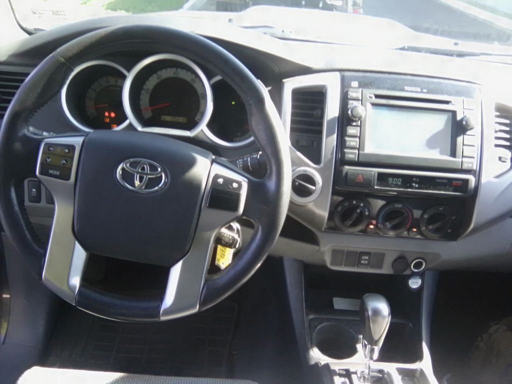 Used 2013 Brown Toyota Base image 11
