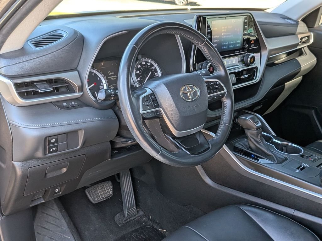 Used 2022 Gray Toyota XLE image 36