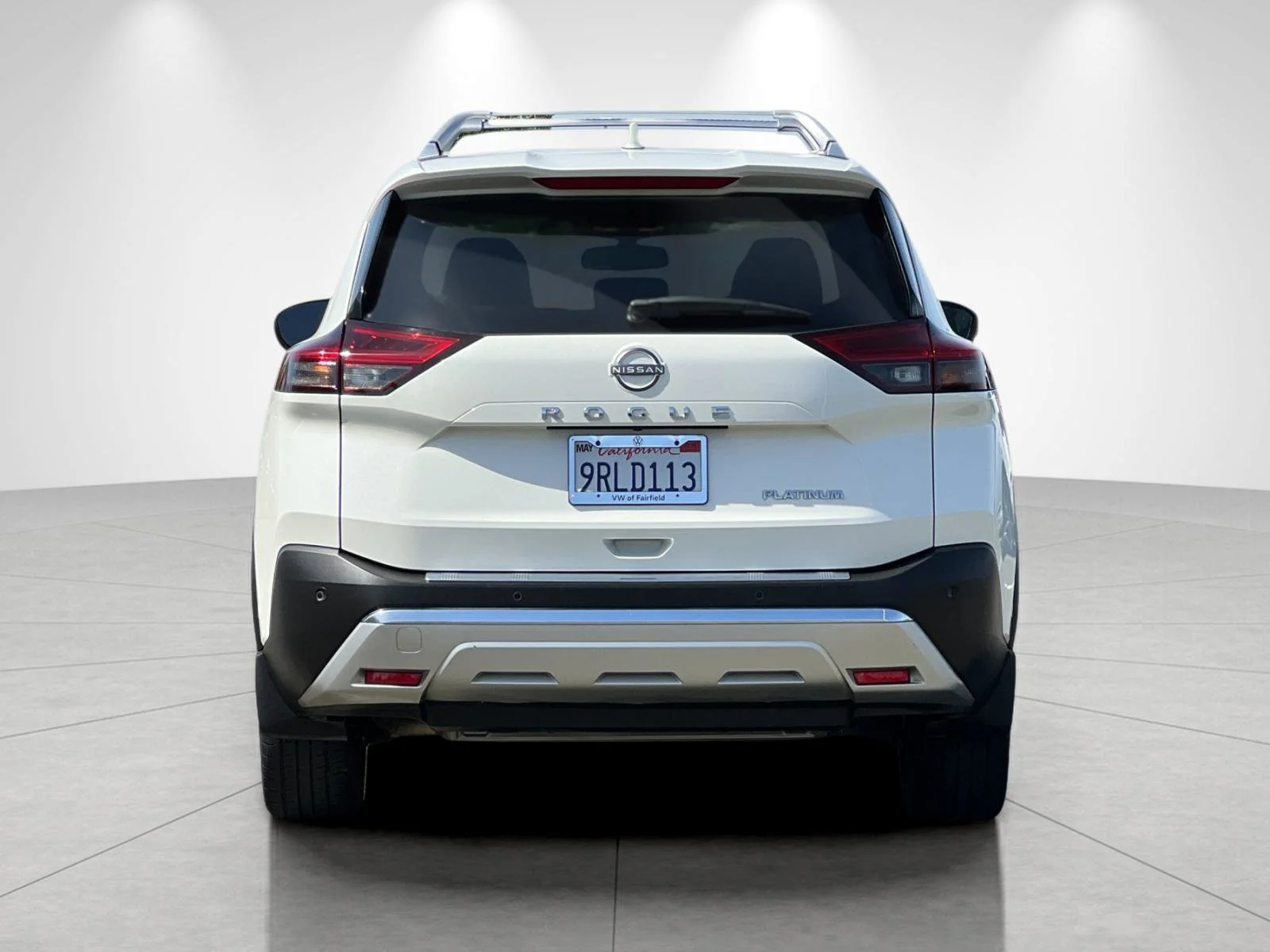 Used 2023 Pearl White Tricoat Nissan Platinum image 4