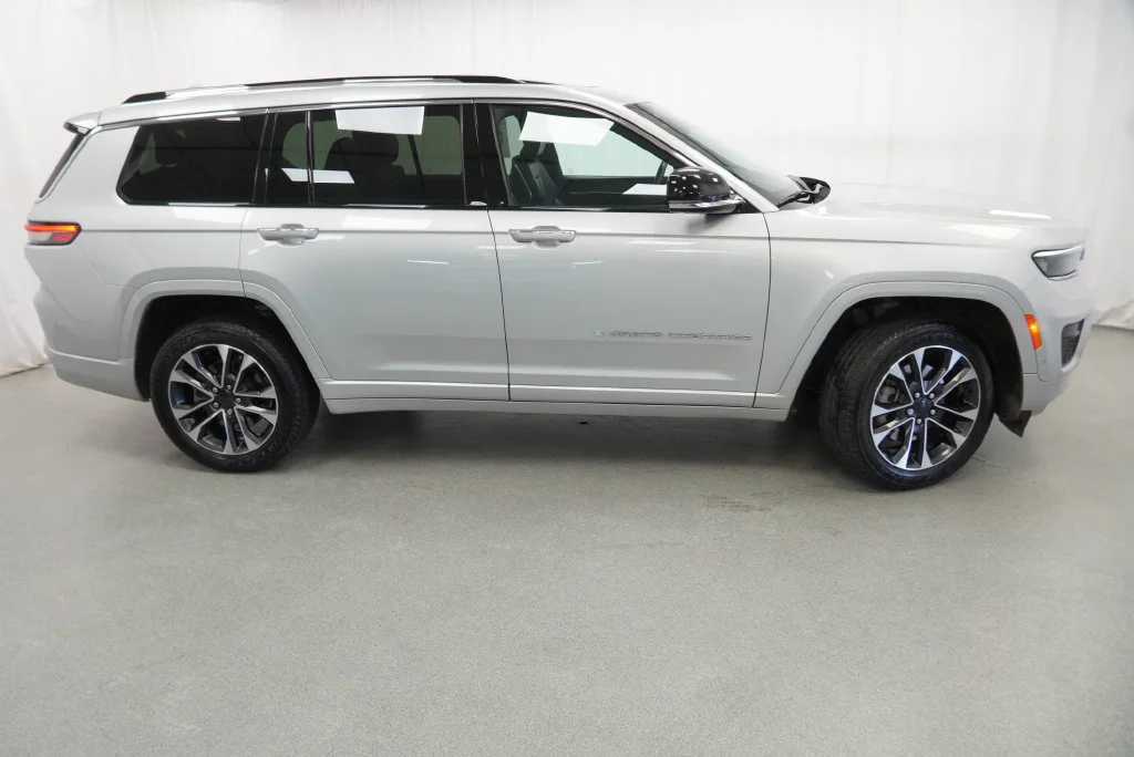Used 2021 Silver Jeep Overland image 14