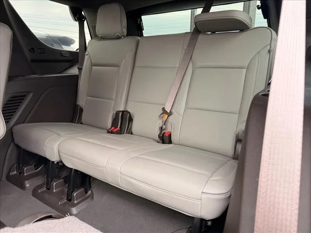2023 GMC Yukon SLT - Photo 13