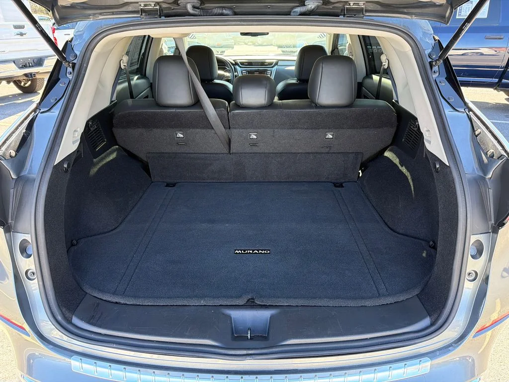 Used 2022 Gray Nissan SV image 18