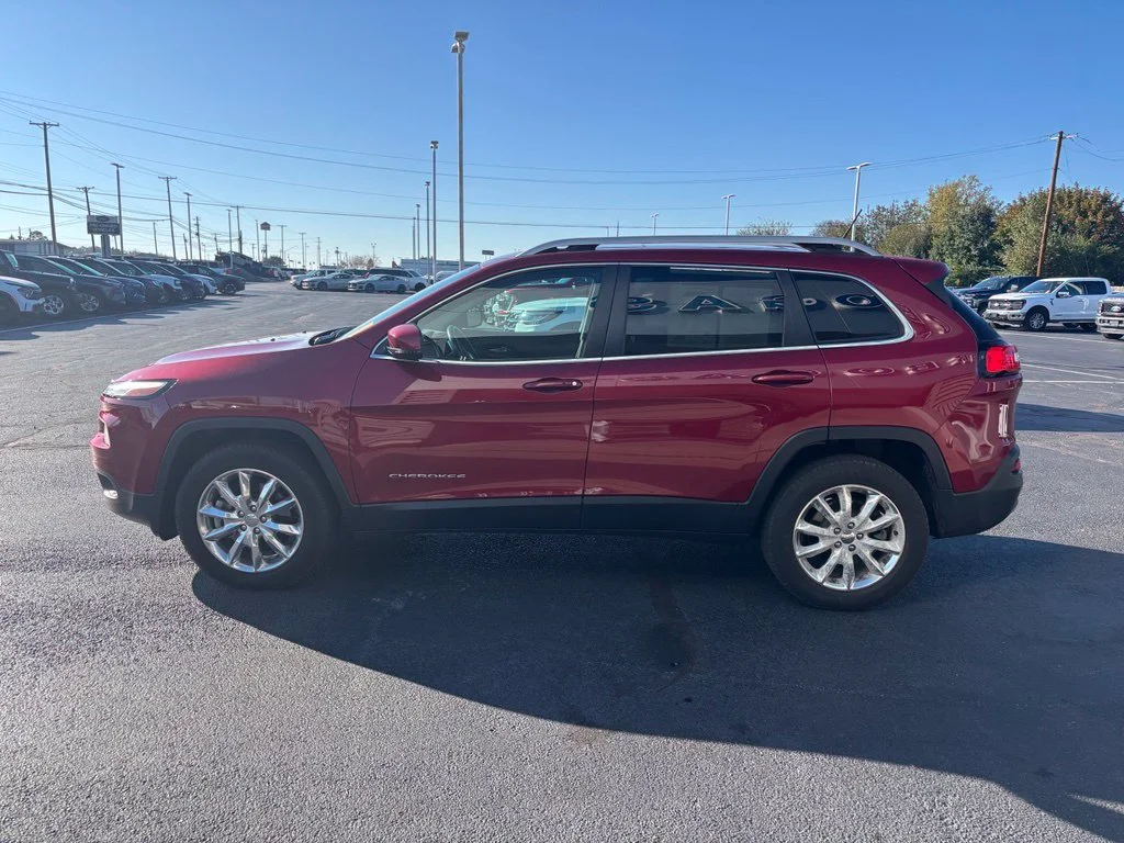 Used 2015 Red Jeep Limited image 8