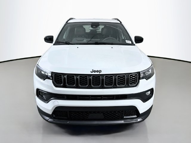New 2026 Bright White Clear-Coat Exterior Paint Jeep Latitude image 2
