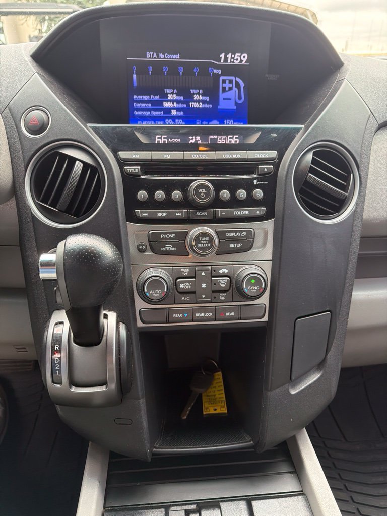 Used 2015  Honda LX image 12