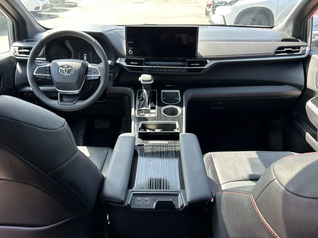 Used 2025  Toyota Sienna XSE AWD 7-Pass Dilawri Certified   Elevate image 28