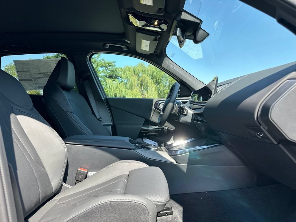 New 2026 Black Sapphire Metallic BMW 30 xDrive image 25