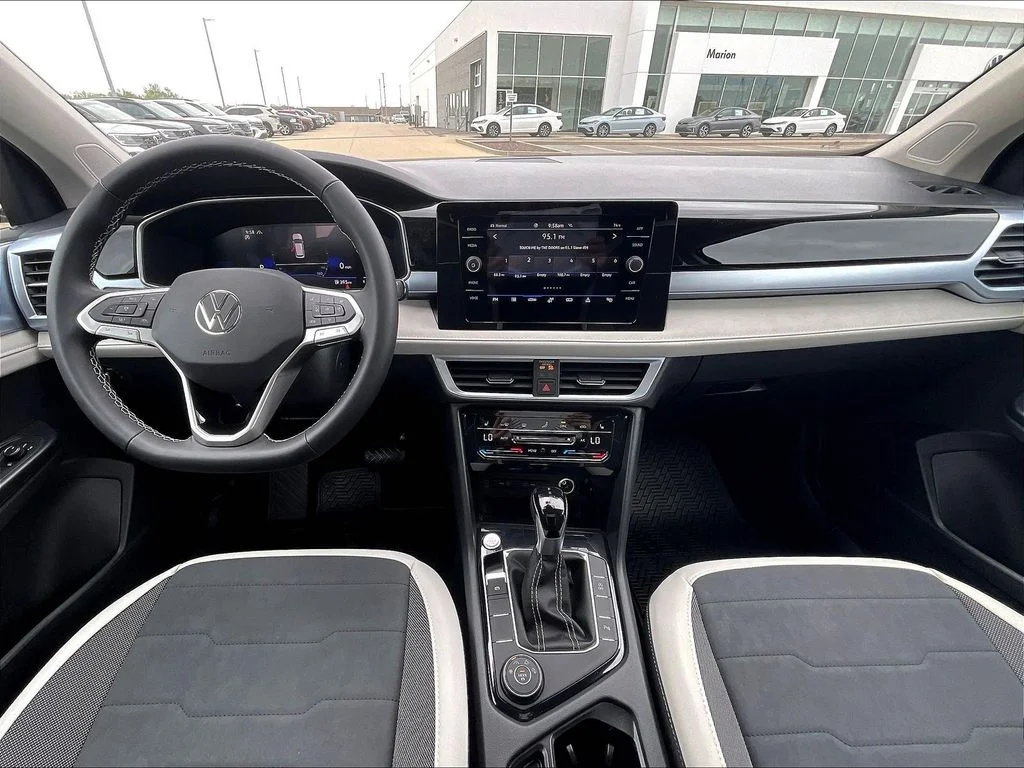 New 2026 Black Volkswagen 1.5T SE image 7