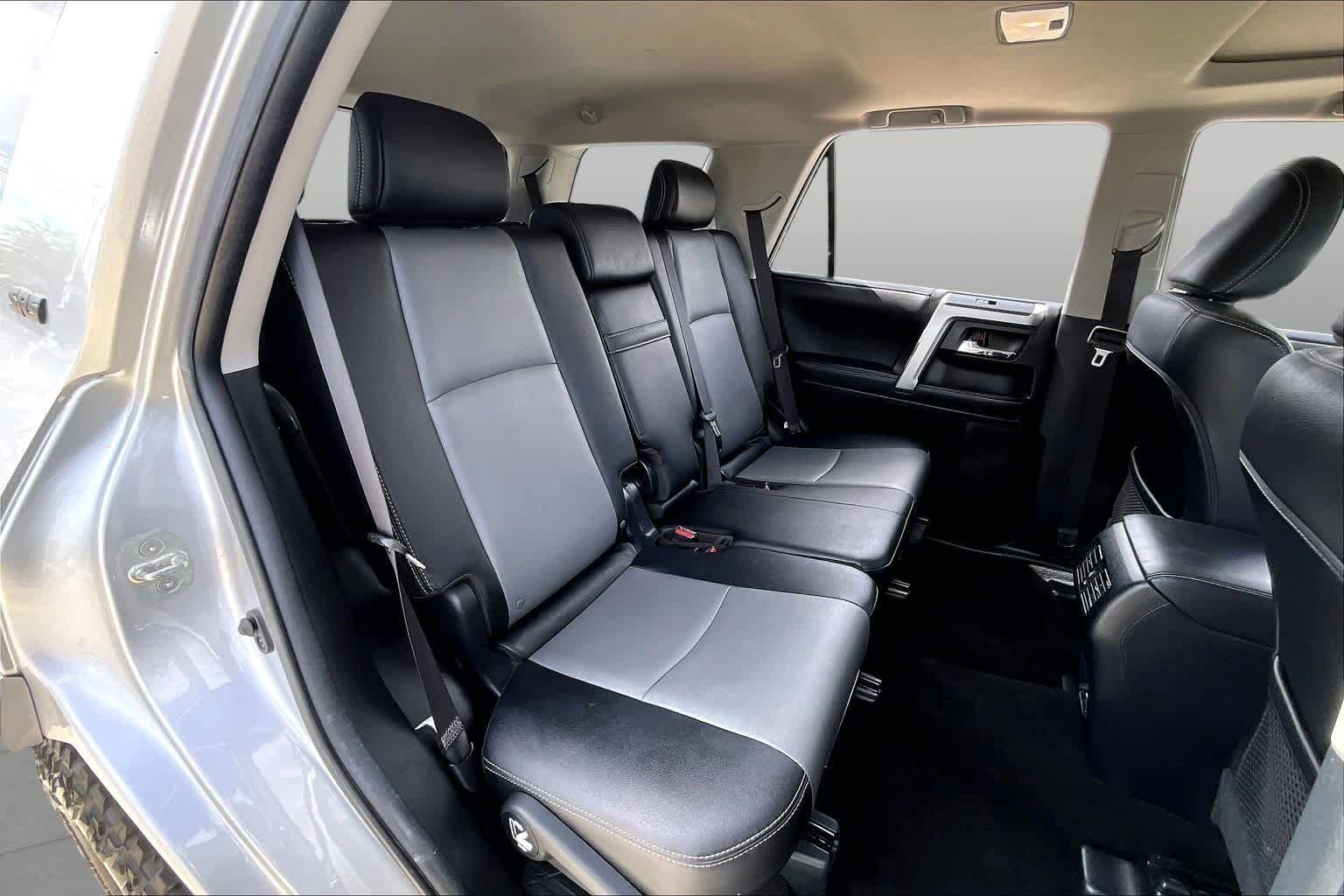 Used 2022 Classic Silver Metallic Toyota SR5 Premium image 20