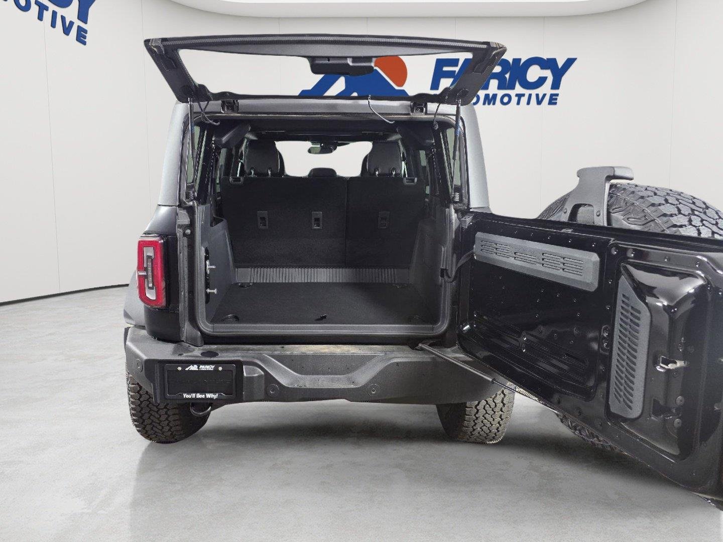 New 2025 Shadow Black Ford Outer Banks® image 6