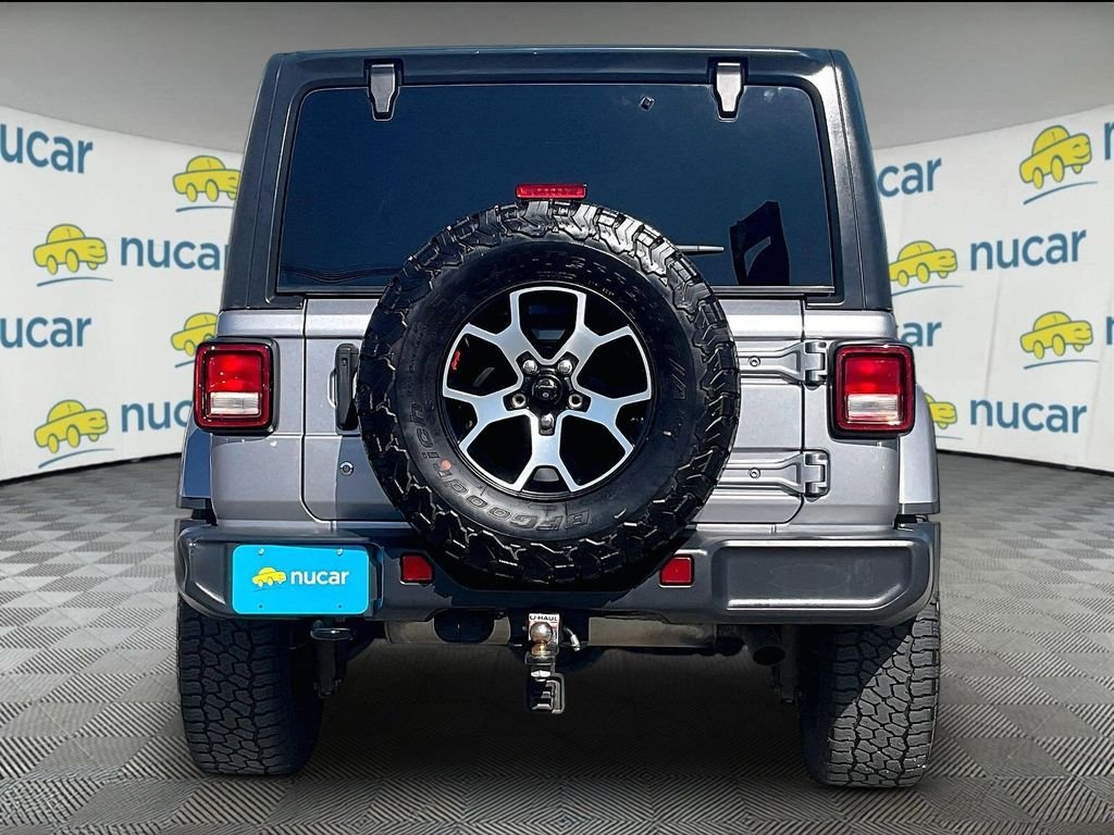 Used 2018 Silver Jeep Unlimited Sahara image 5
