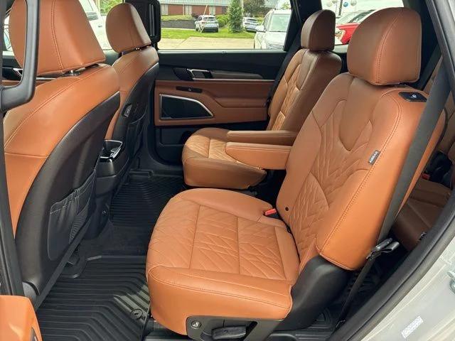 Certified Used 2025 Wolf Gray Kia EX X-Line image 21