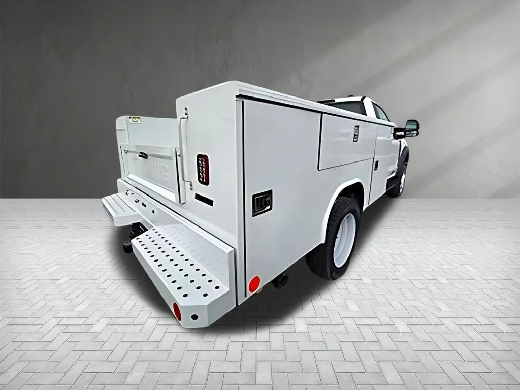 2025 Ford F-550 Super Duty Chassis Cab XL - Photo 6