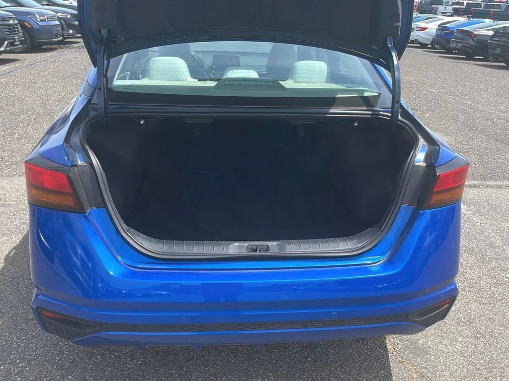 Used 2025 Bluestone Pearl Nissan SV image 9