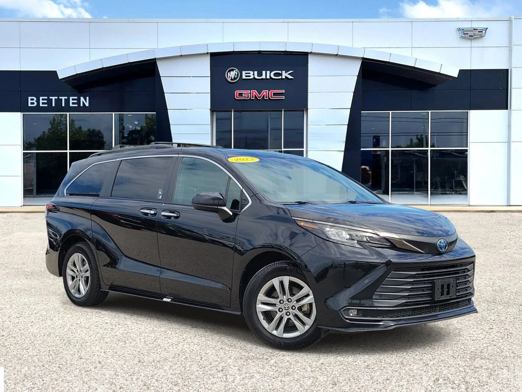 2023 Toyota Sienna Woodland Edition
