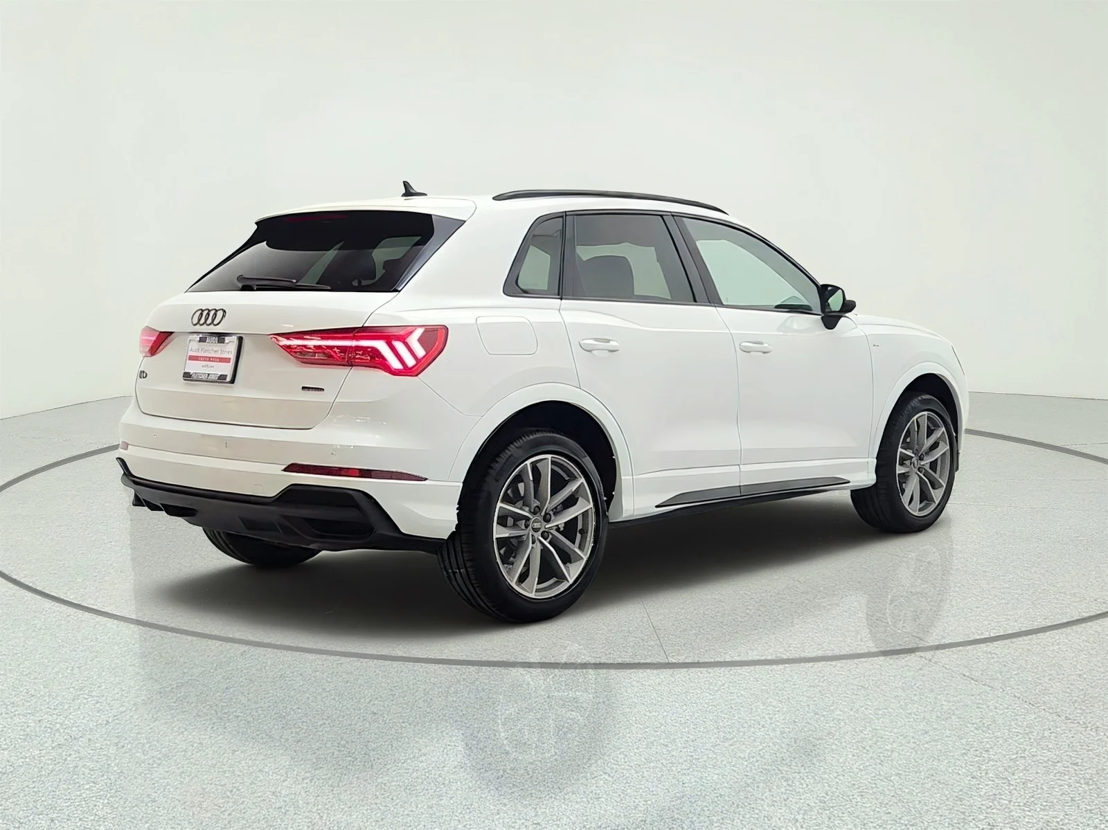 Used 2025 Glacier White Metallic Audi S line Premium image 5