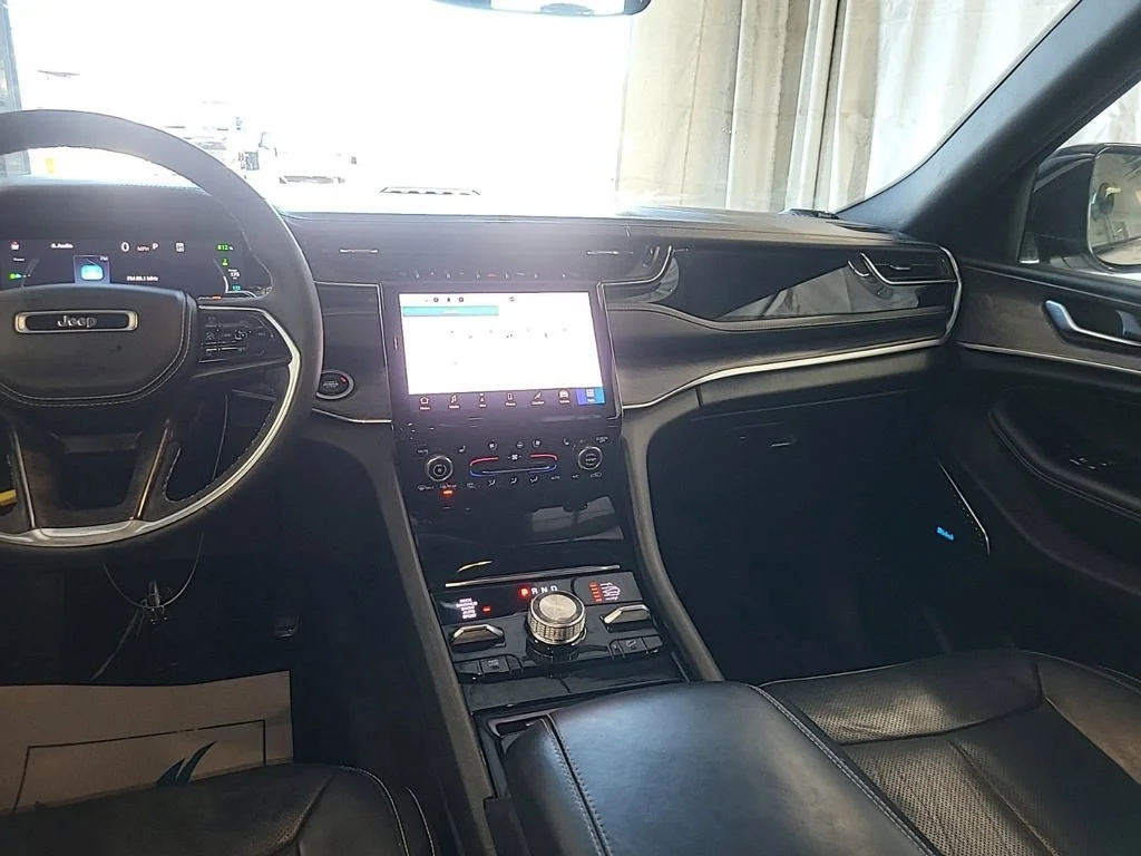 Used 2023 Silver Jeep Overland 4xe image 10