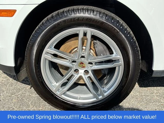 Used 2019 White Porsche SUV image 13