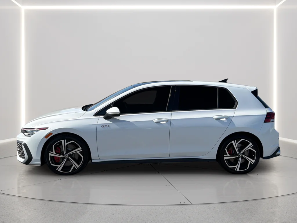 Used 2025 White Volkswagen 2.0T SE image 13