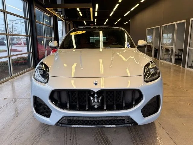 Certified Used 2023 Bianco Astro Metallic Maserati Modena image 2