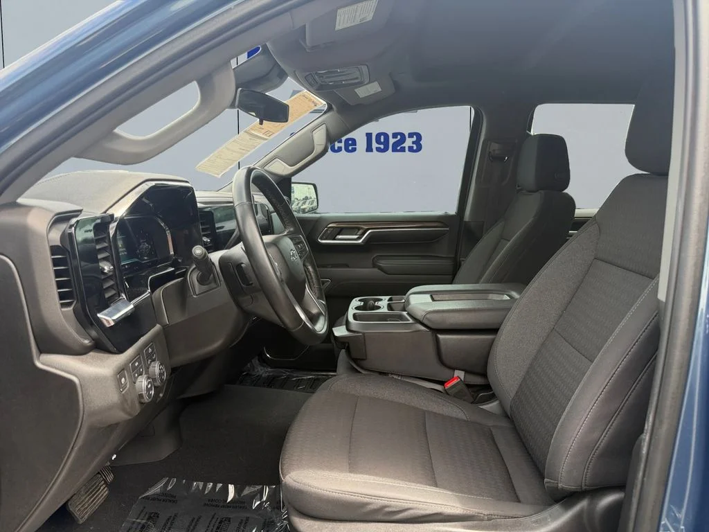 Used 2024 Lakeshore Blue Metallic Chevrolet RST image 10