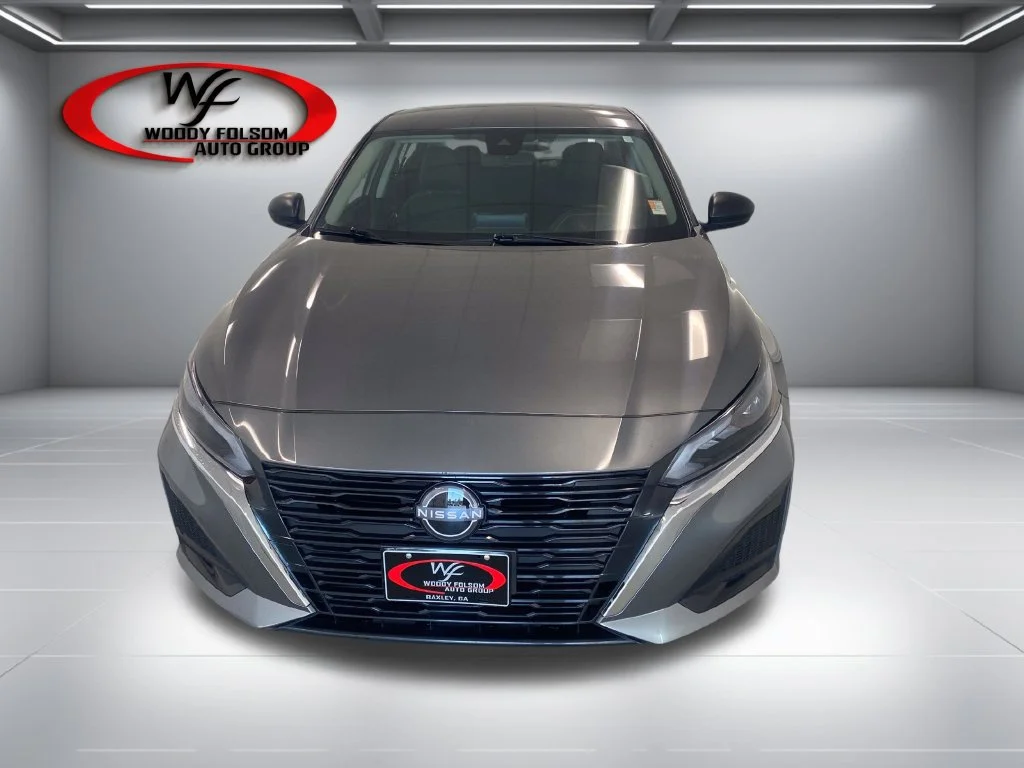 Used 2025 Gray Nissan 2.5 SV image 2