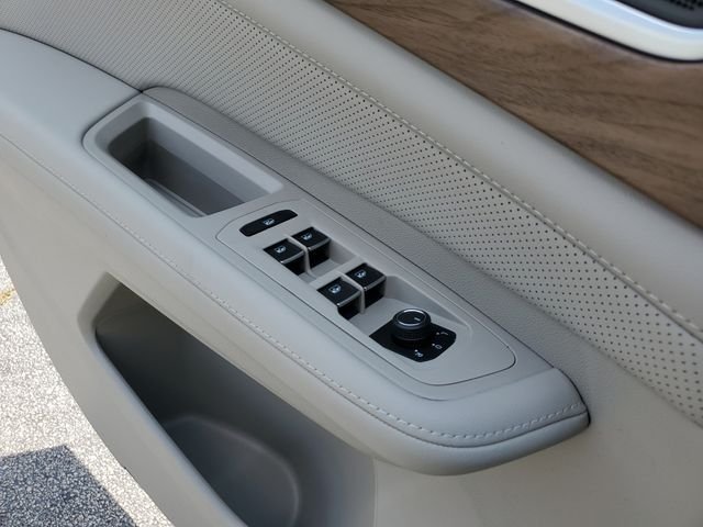 New 2026 White Volkswagen SE image 31