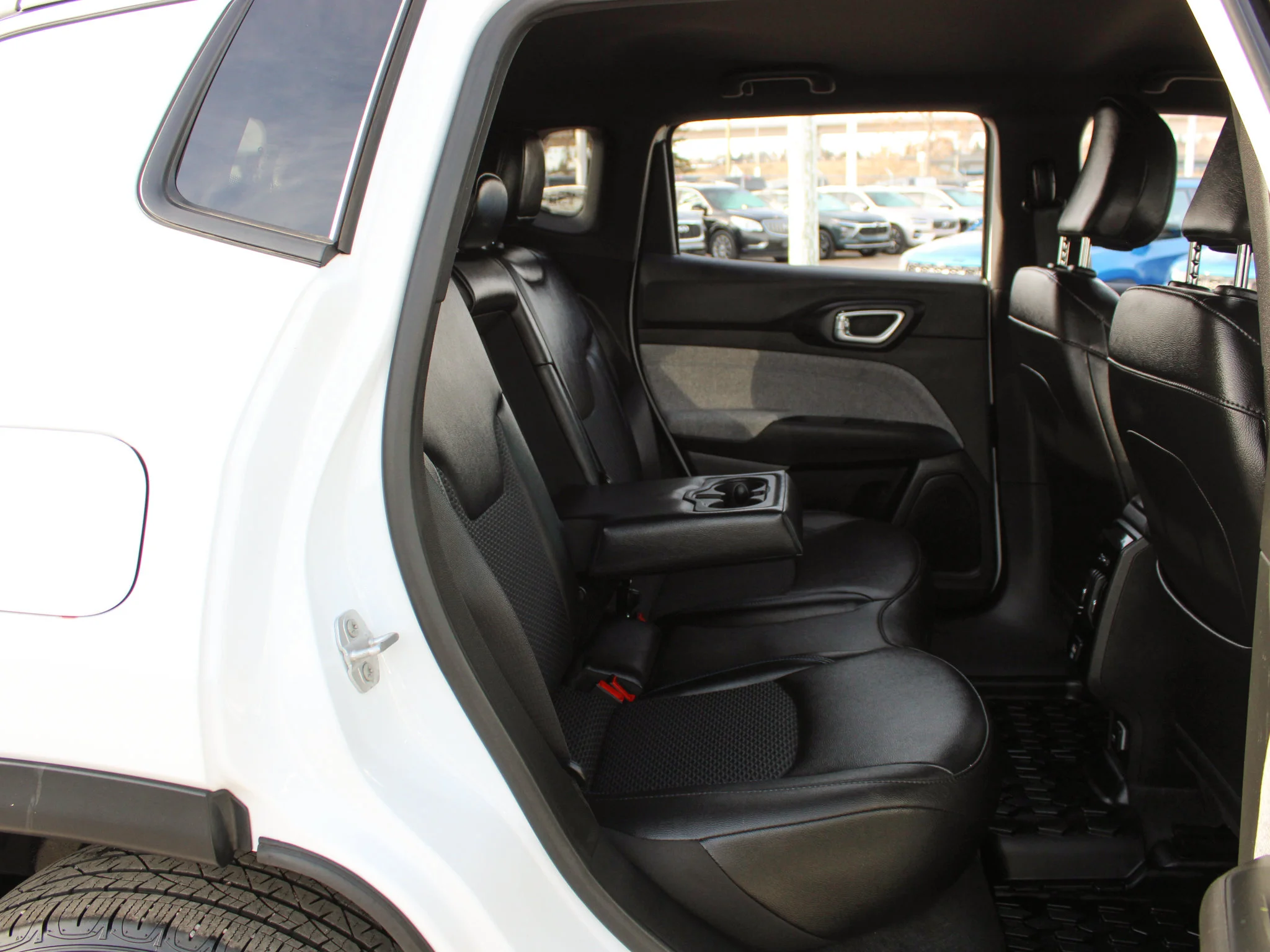 Certified Used 2025 White Jeep North * No Accidents | Heated Seats | Apple CarPlay | Remote Start | Forward Collision Warning image 18