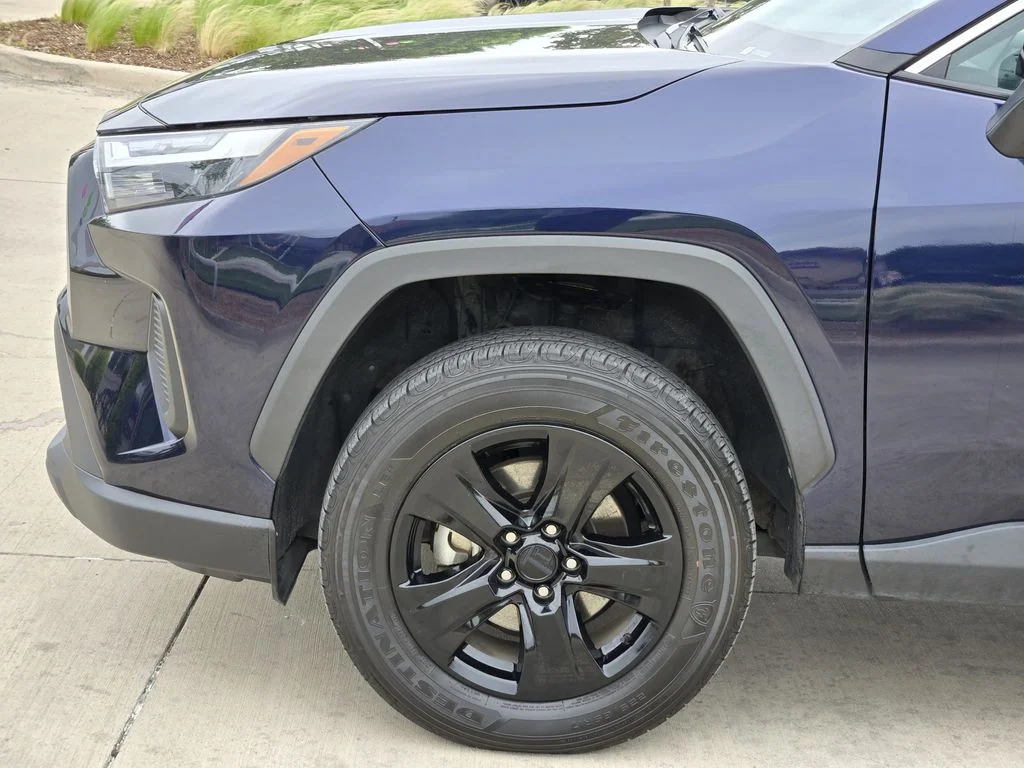 2024 Toyota RAV4 XLE - Photo 6