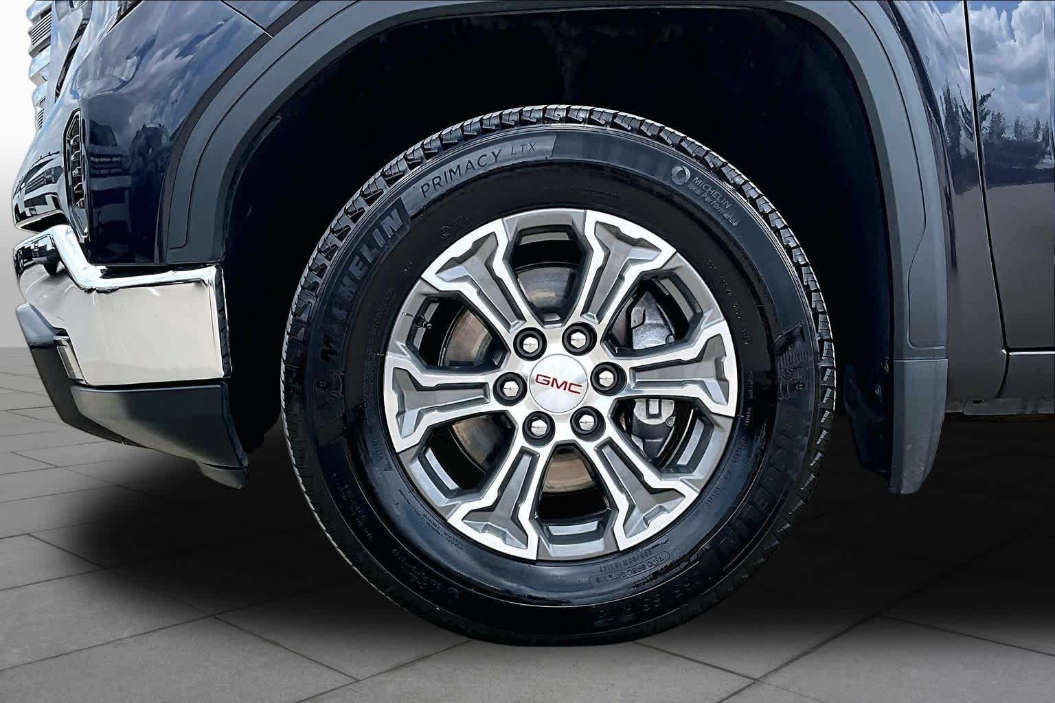Used 2026 Titanium Rush Metallic GMC SLT image 11