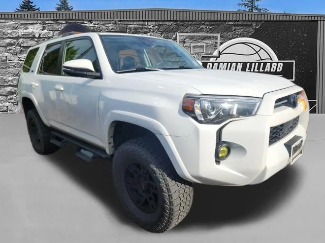 2023 Toyota 4Runner SR5 Premium 4WD V6's photo