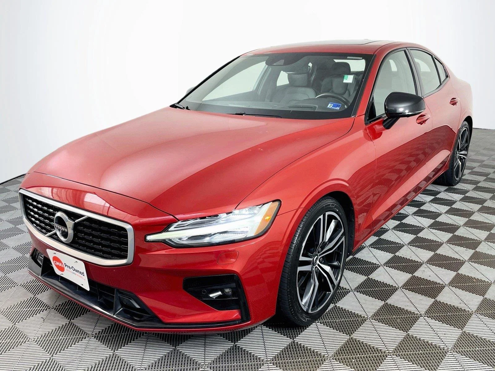 Used 2019 Fusion Red Metallic Volvo R-Design image 3