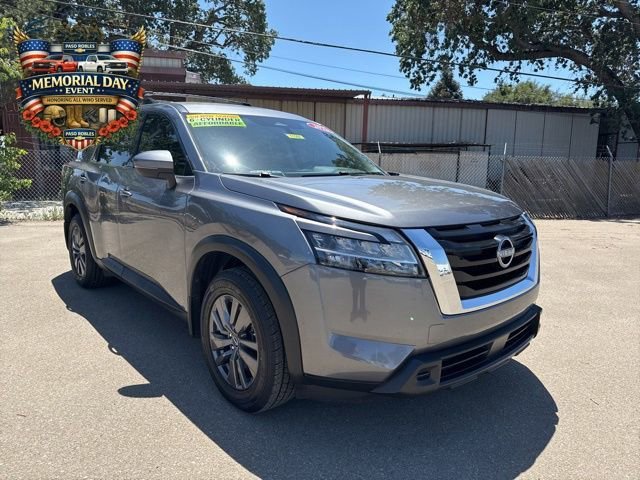 2022 Nissan Pathfinder SV 2WD's photo